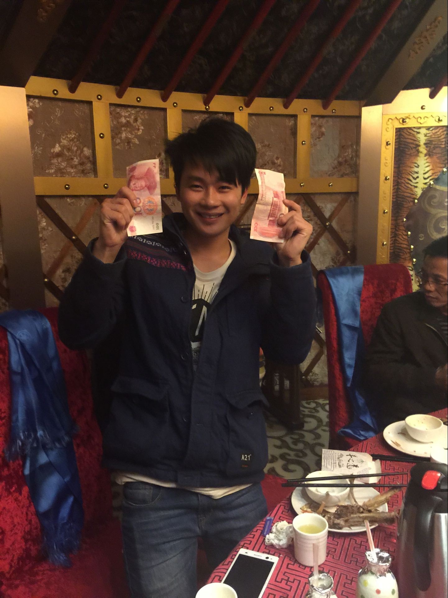 科頤辦公年會(huì)游戲之俄羅輪盤贏大獎(jiǎng)